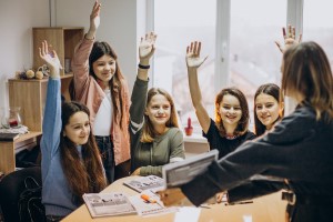 Субсидию на выплаты за классное руководство направили на выдачу премии учителям: что не так?